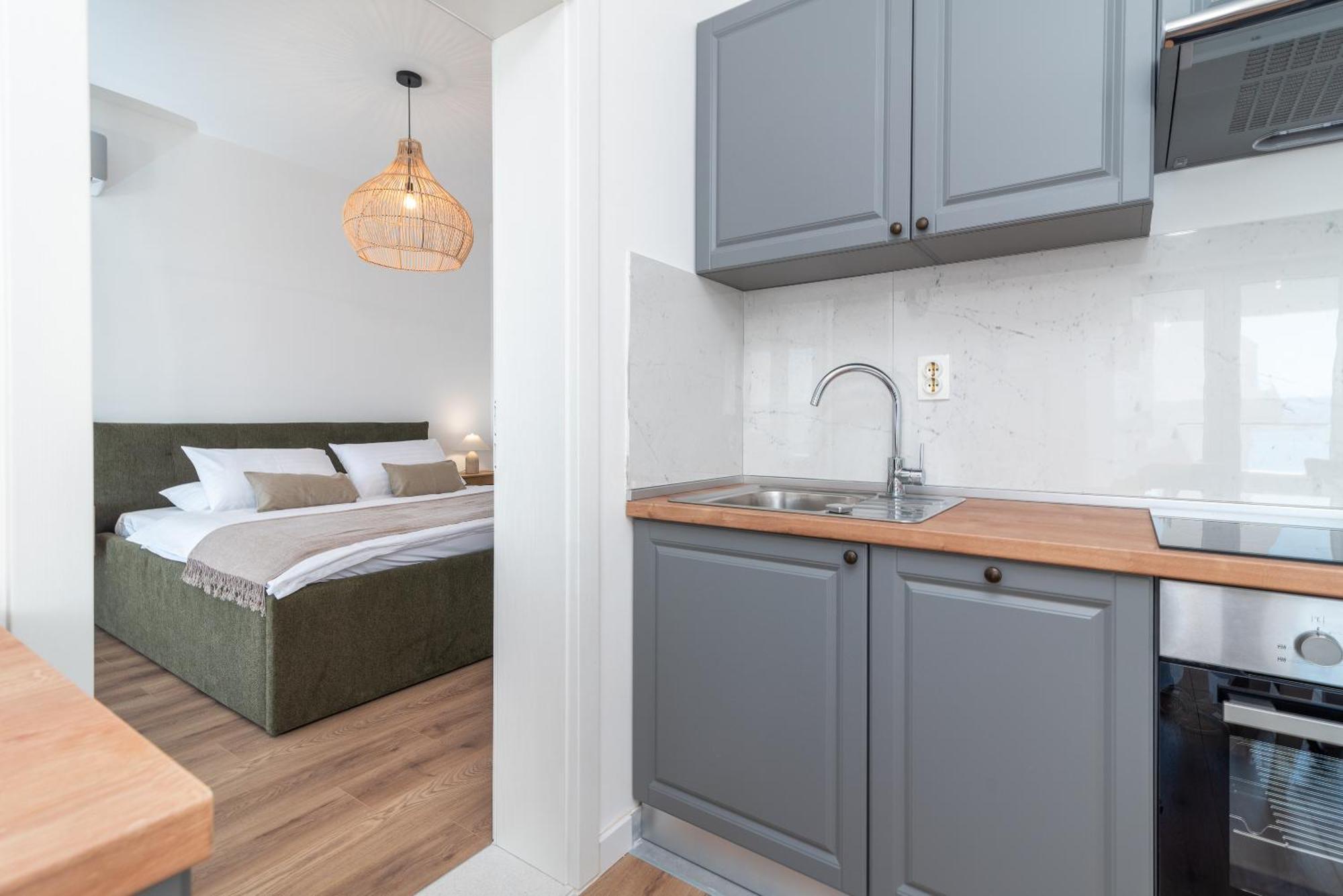 Sea View Apartment Karmen Jesenice  Bagian luar foto