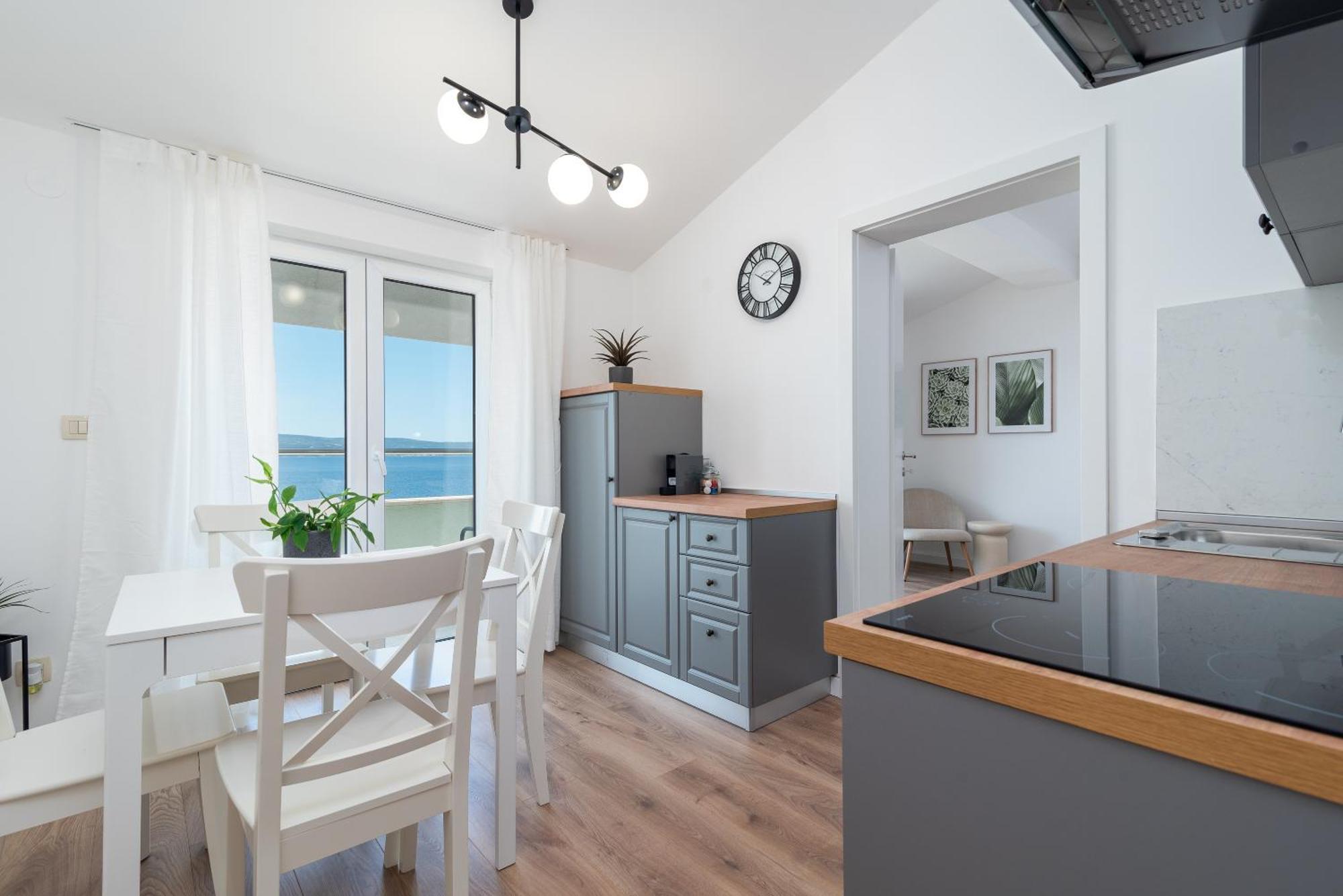 Sea View Apartment Karmen Jesenice  Bagian luar foto